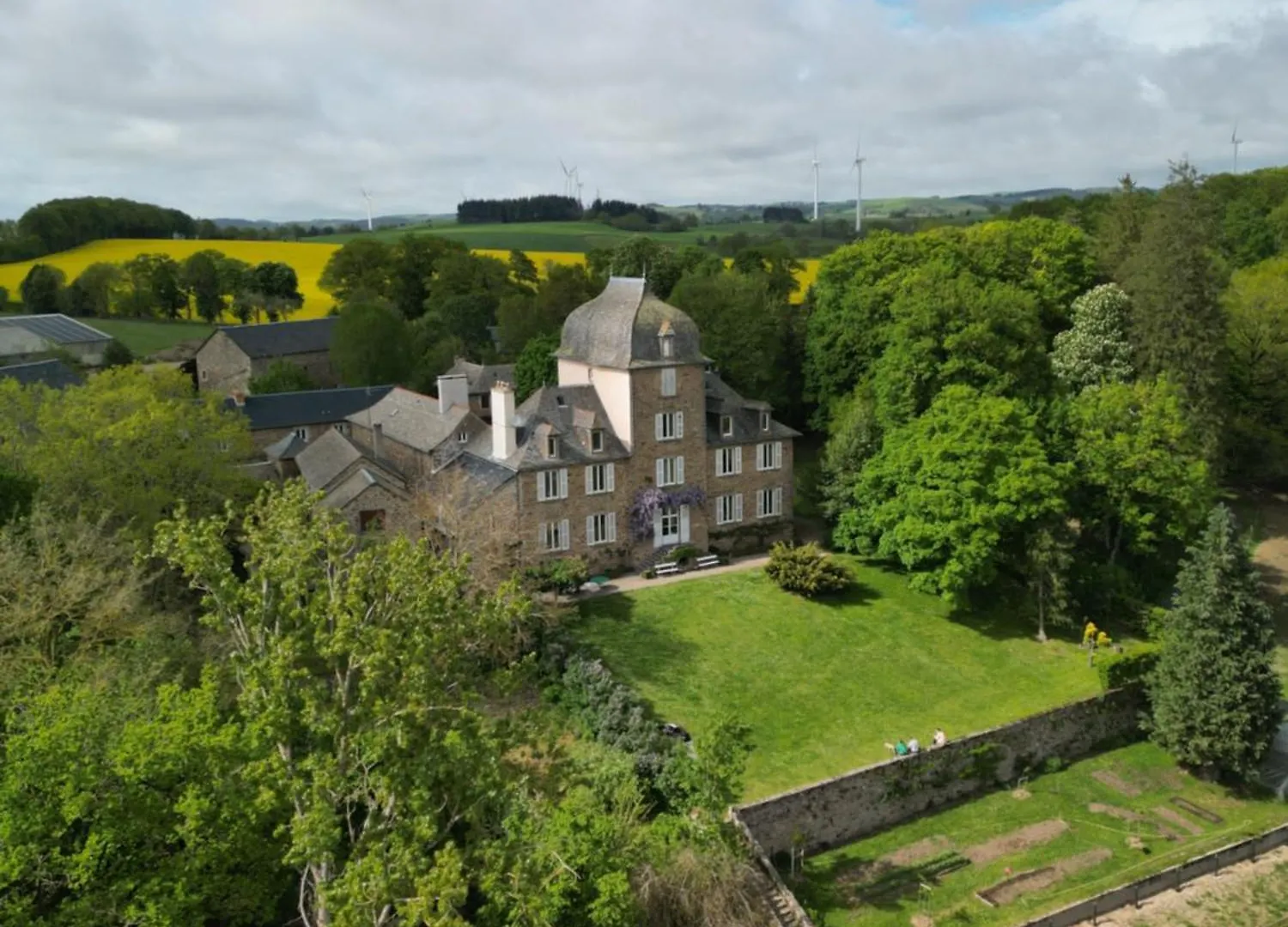 Domaine De Linars ☆ L'Etage Du Chateau ☆ Apartment Le Truel France