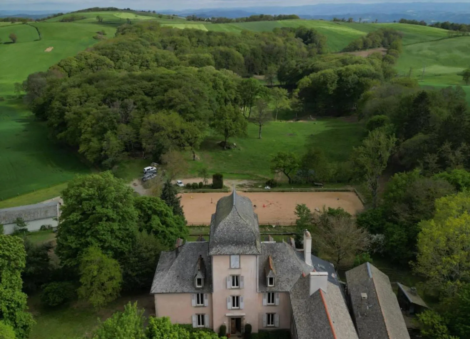Domaine De Linars ☆ L'Etage Du Chateau ☆ Apartment Le Truel